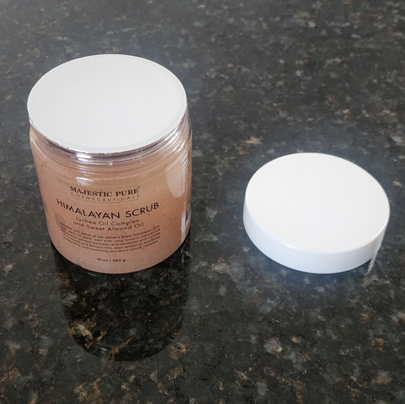 Majestic Pure Himalayan Exfoliating Salt Scrub (NEW & SEALED) - Picture 9 of 9